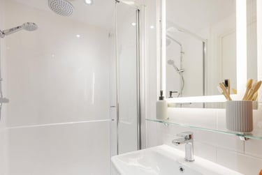 1 bed studio, Renfield Street, Lanarkshire, Glasgow, G23AX - Image 1